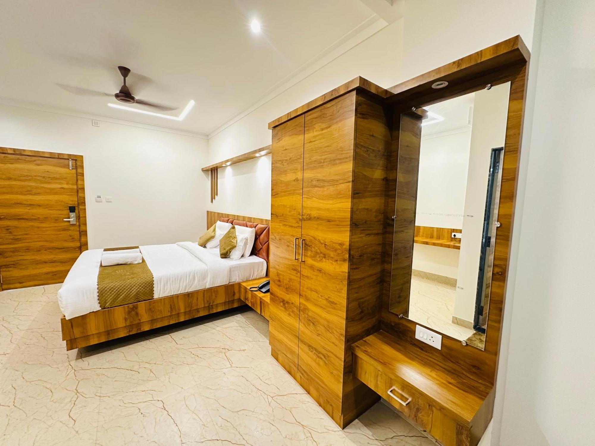 Shambhavi Hotel And Convention Centre Udupi Exterior foto